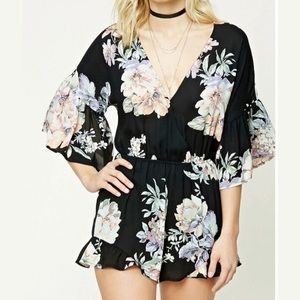 Forever 21 Floral Print Romper Black / Pink